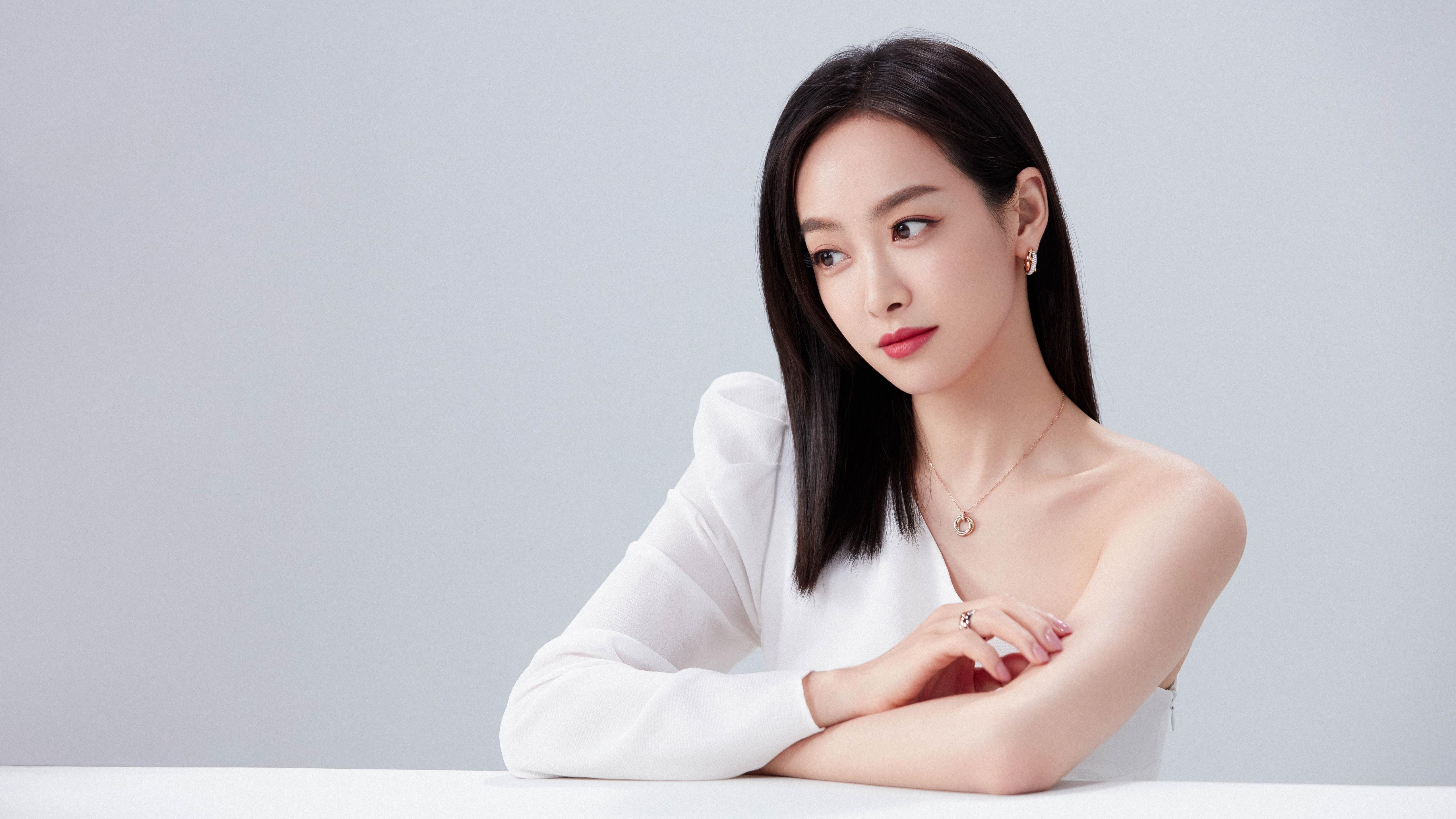 爱游戏综合娱乐-伊朗骑手卡尔·阿里·阿尔达比在巴黎奥运会上与“Porthos Maestro WH Z”马匹携手参赛，表现出色。