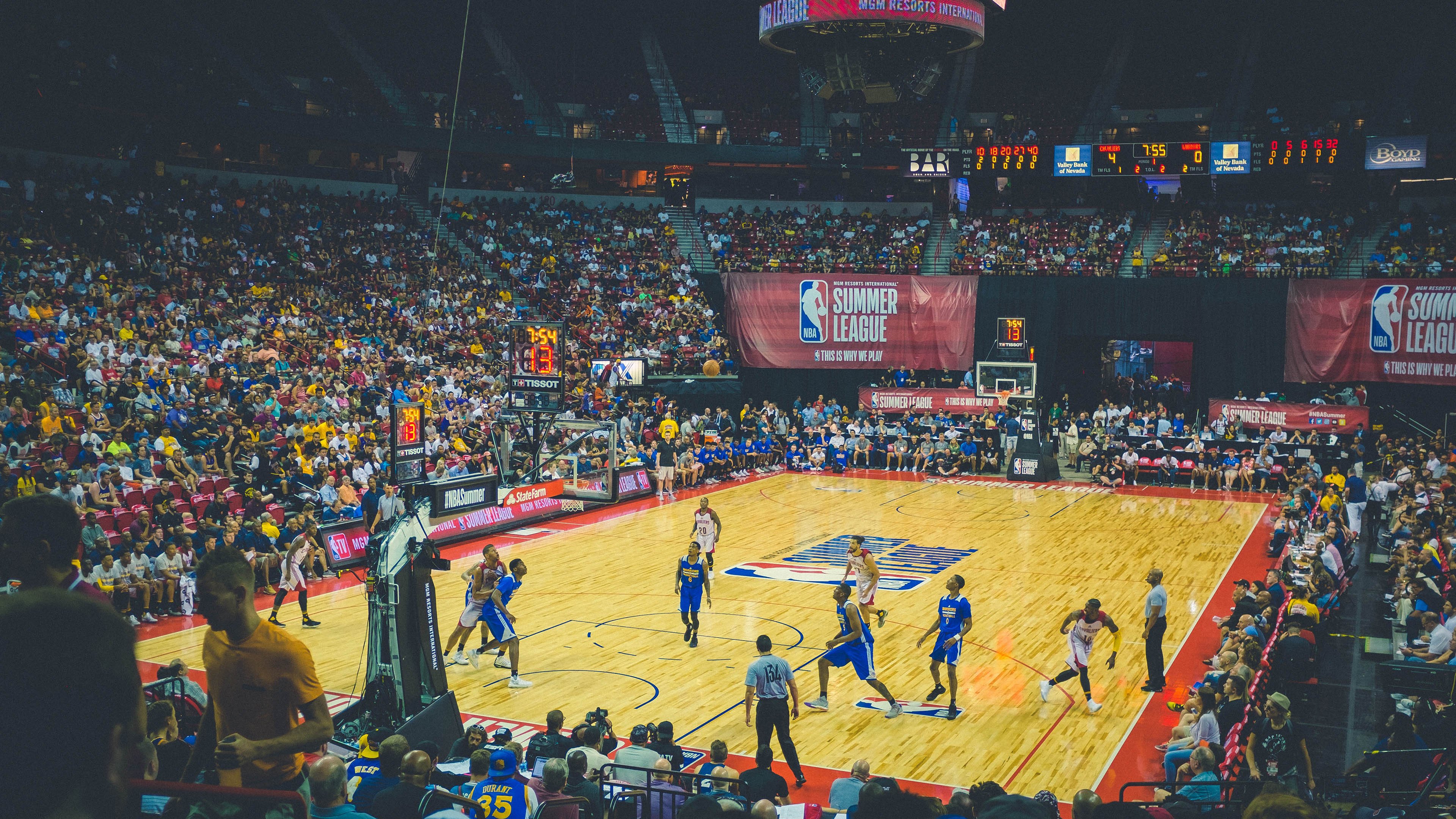 特色马拉松环城市，感受城市脉搏跳动，城市马拉松产业链解读